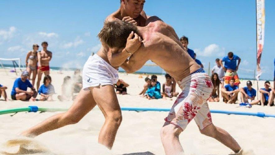 TOURNOI DE LUTTE SUR SABLE